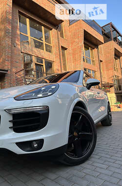 Porsche Cayenne 2016