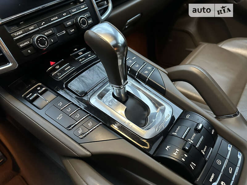 Внедорожник / Кроссовер Porsche Cayenne 2010 в Киеве