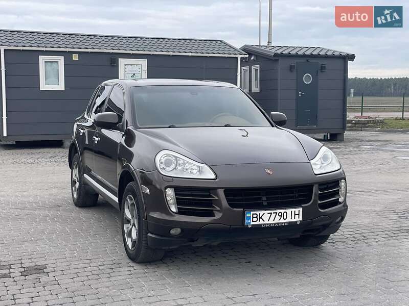 Позашляховик / Кросовер Porsche Cayenne 2009 в Дубні