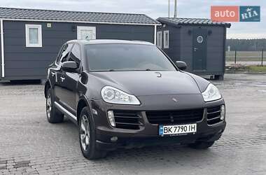 Внедорожник / Кроссовер Porsche Cayenne 2009 в Дубно