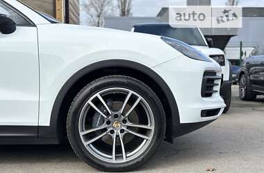 Внедорожник / Кроссовер Porsche Cayenne 2021 в Киеве