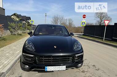Позашляховик / Кросовер Porsche Cayenne 2015 в Тернополі