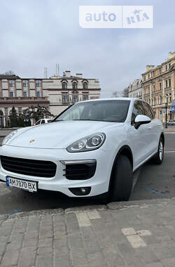 Позашляховик / Кросовер Porsche Cayenne 2015 в Одесі