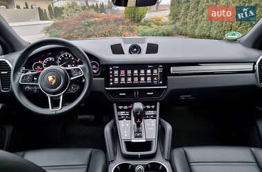 Внедорожник / Кроссовер Porsche Cayenne 2022 в 