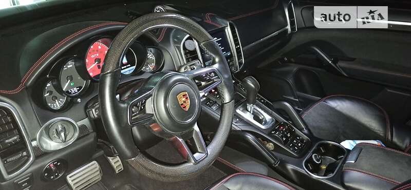 Позашляховик / Кросовер Porsche Cayenne 2016 в Києві