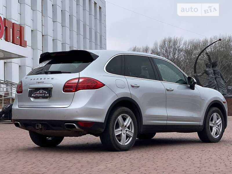 Позашляховик / Кросовер Porsche Cayenne 2012 в Кам'янському