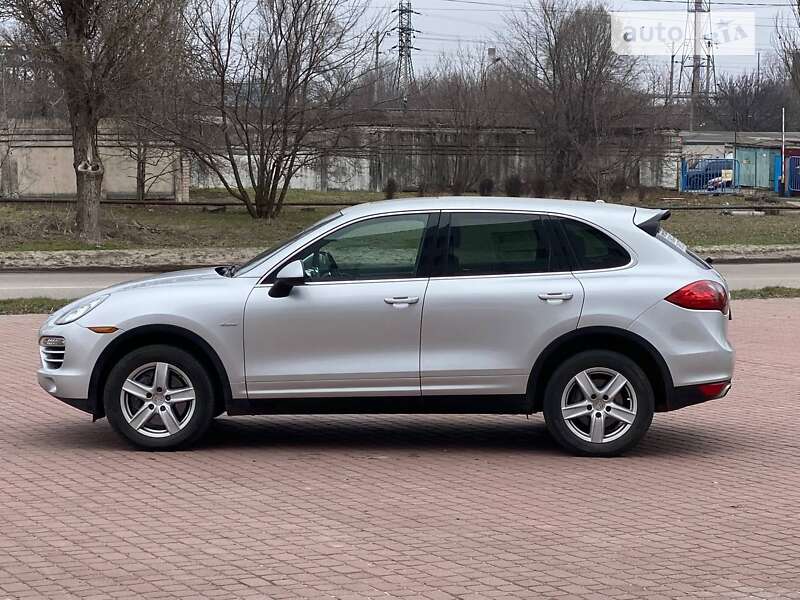 Позашляховик / Кросовер Porsche Cayenne 2012 в Кам'янському