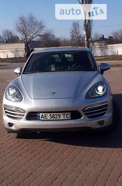 Внедорожник / Кроссовер Porsche Cayenne 2012 в Каменском