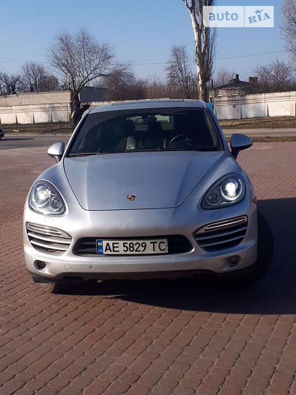 Позашляховик / Кросовер Porsche Cayenne 2012 в Кам'янському