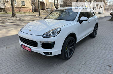 Позашляховик / Кросовер Porsche Cayenne 2015 в Миколаєві