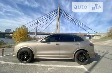 Внедорожник / Кроссовер Porsche Cayenne 2016 в 