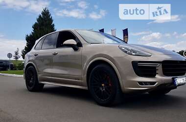 Позашляховик / Кросовер Porsche Cayenne 2016 в Києві