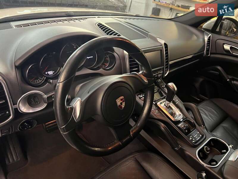 Внедорожник / Кроссовер Porsche Cayenne 2010 в Киеве