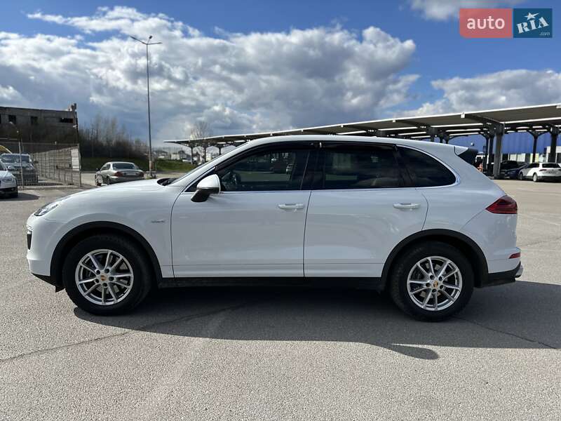 Внедорожник / Кроссовер Porsche Cayenne 2016 в Львове
