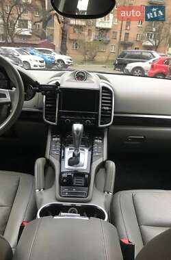 Внедорожник / Кроссовер Porsche Cayenne 2013 в 