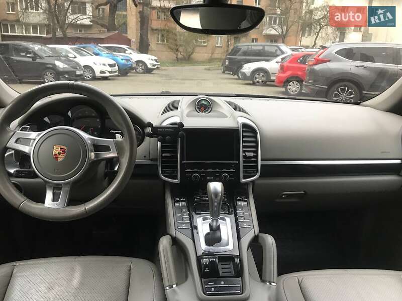Внедорожник / Кроссовер Porsche Cayenne 2013 в Киеве