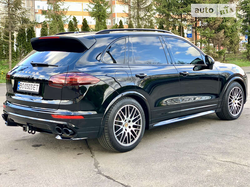 Внедорожник / Кроссовер Porsche Cayenne 2016 в Тернополе