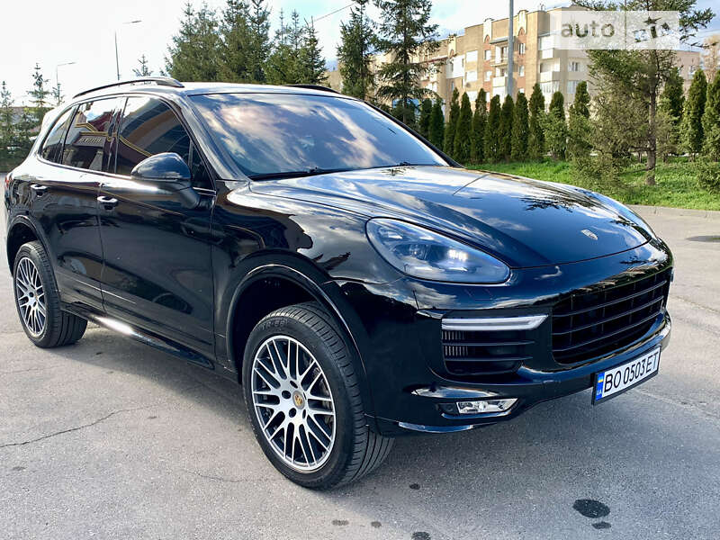 Внедорожник / Кроссовер Porsche Cayenne 2016 в Тернополе