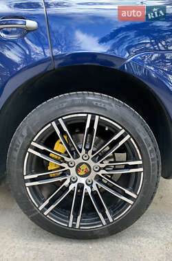 Внедорожник / Кроссовер Porsche Cayenne 2008 в 