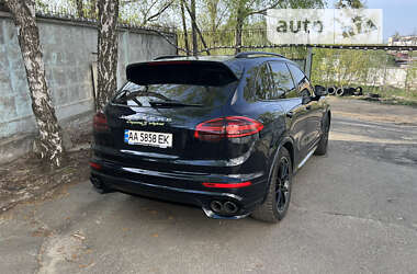 Позашляховик / Кросовер Porsche Cayenne 2016 в 
