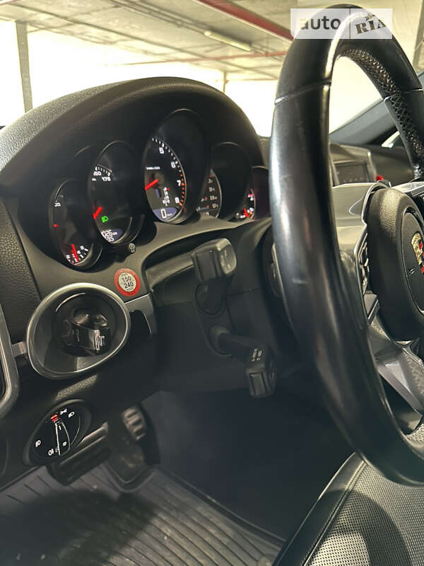Позашляховик / Кросовер Porsche Cayenne 2016 в Одесі