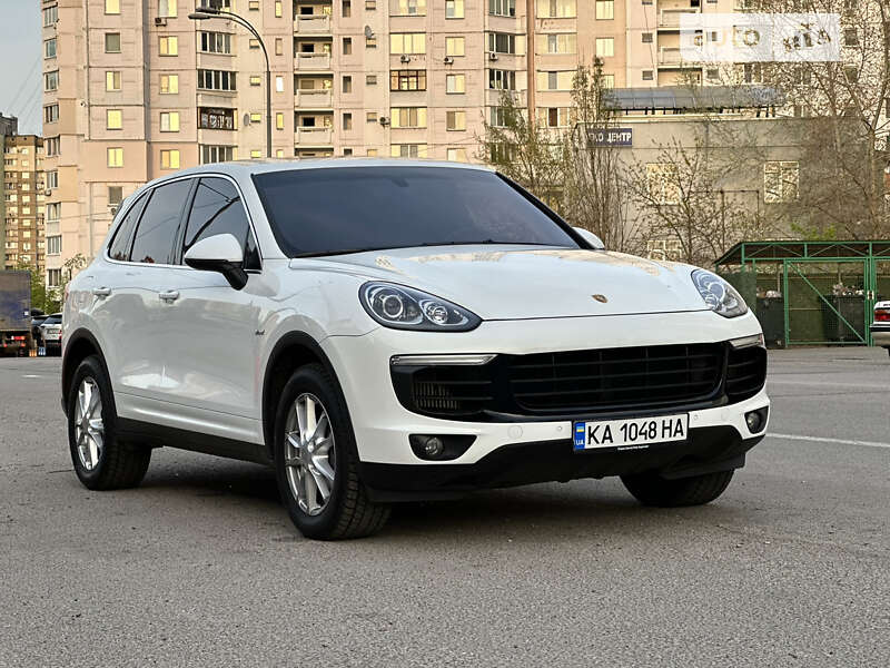 Позашляховик / Кросовер Porsche Cayenne 2015 в Києві