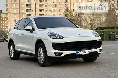 Внедорожник / Кроссовер Porsche Cayenne 2015 в Киеве