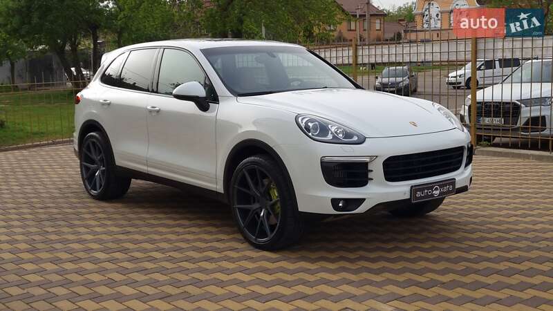 Внедорожник / Кроссовер Porsche Cayenne 2015 в Николаеве