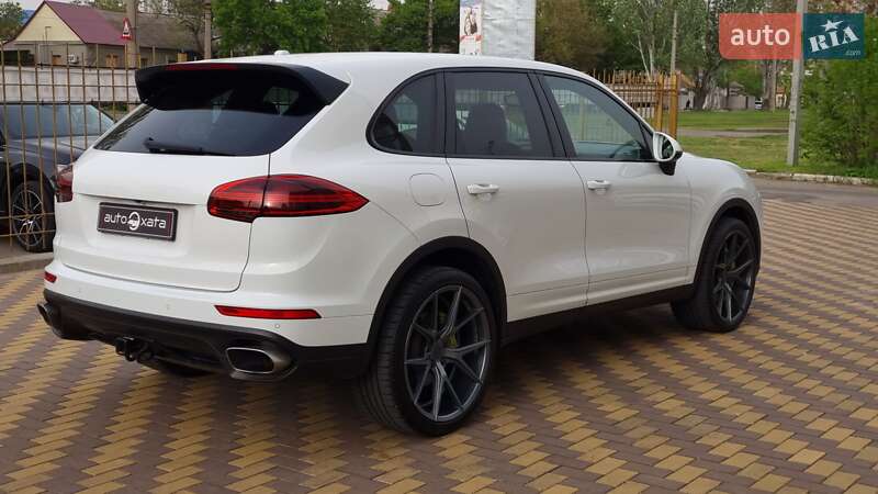 Внедорожник / Кроссовер Porsche Cayenne 2015 в Николаеве