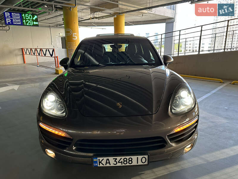 Внедорожник / Кроссовер Porsche Cayenne 2010 в Киеве