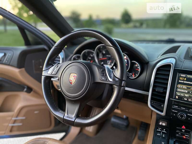 Позашляховик / Кросовер Porsche Cayenne 2012 в Павлограді