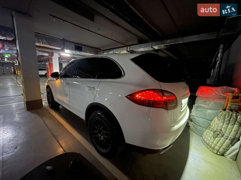 Внедорожник / Кроссовер Porsche Cayenne 2013 в Одессе
