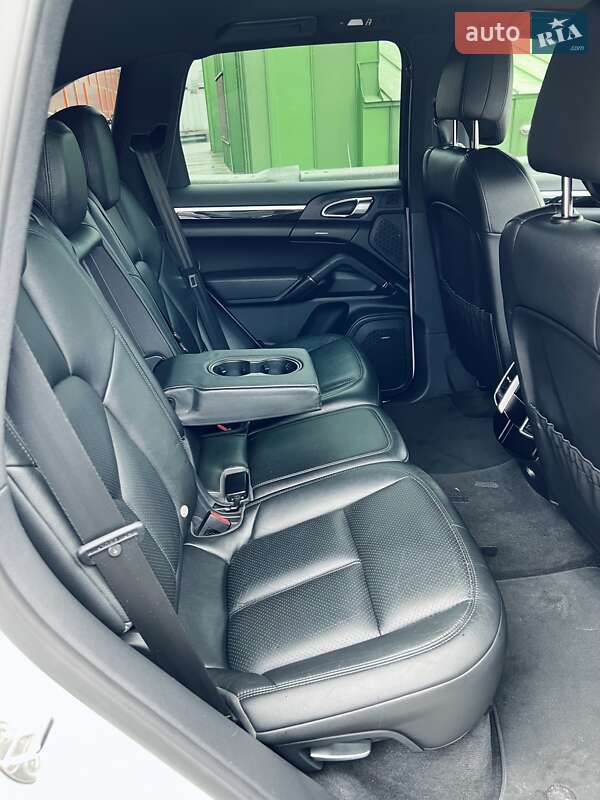 Позашляховик / Кросовер Porsche Cayenne 2014 в Києві