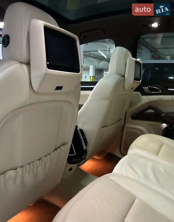 Позашляховик / Кросовер Porsche Cayenne 2012 в Львові