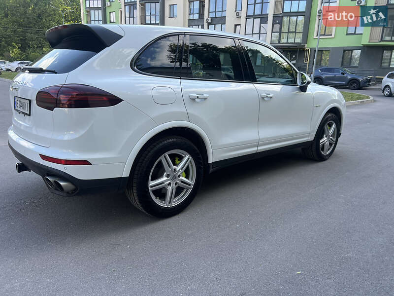 Позашляховик / Кросовер Porsche Cayenne 2016 в Вінниці