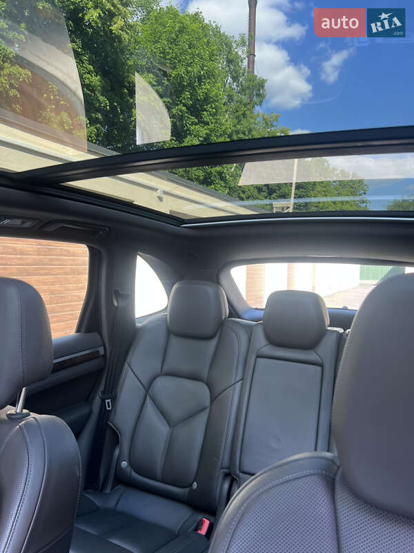 Позашляховик / Кросовер Porsche Cayenne 2016 в Вінниці