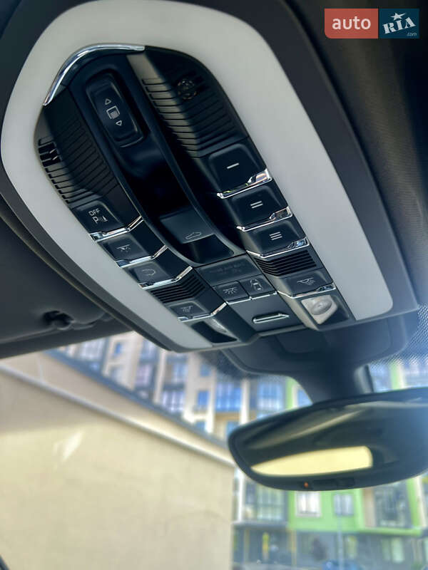 Позашляховик / Кросовер Porsche Cayenne 2016 в Вінниці