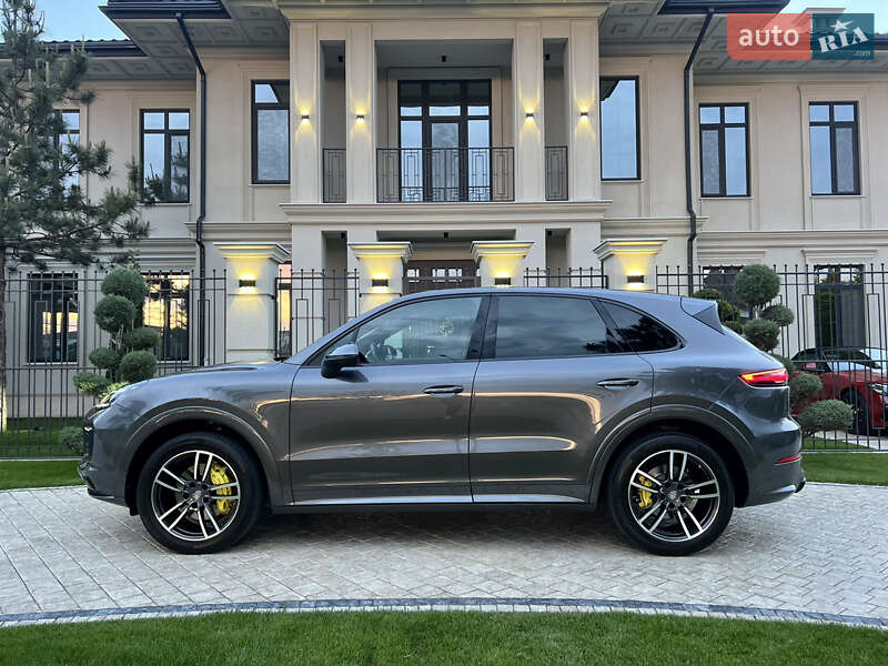Позашляховик / Кросовер Porsche Cayenne 2018 в Одесі