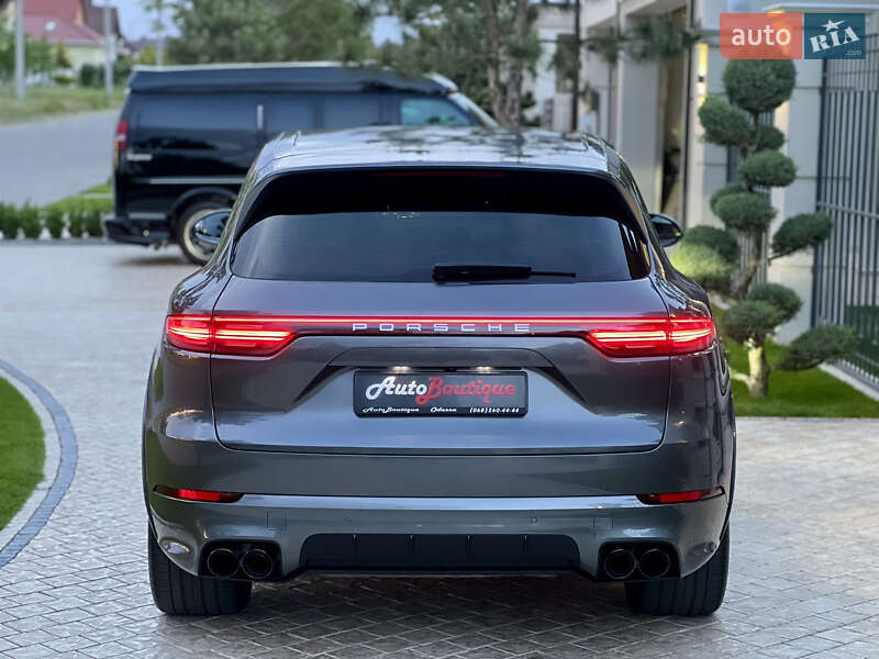 Позашляховик / Кросовер Porsche Cayenne 2018 в Одесі