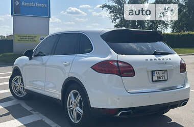 Внедорожник / Кроссовер Porsche Cayenne 2013 в Киеве