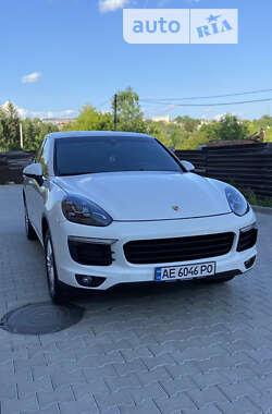 Внедорожник / Кроссовер Porsche Cayenne 2016 в Черновцах