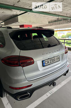 Внедорожник / Кроссовер Porsche Cayenne 2017 в 