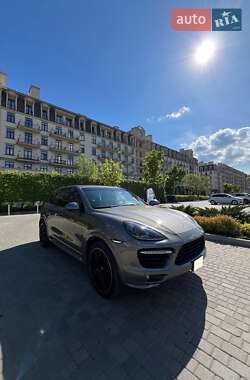 Внедорожник / Кроссовер Porsche Cayenne 2014 в 