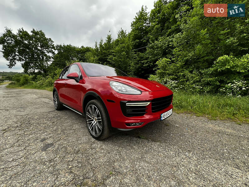 Внедорожник / Кроссовер Porsche Cayenne 2014 в Киеве