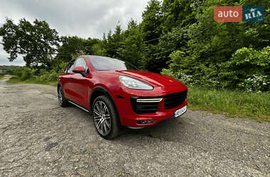 Внедорожник / Кроссовер Porsche Cayenne 2014 в Киеве