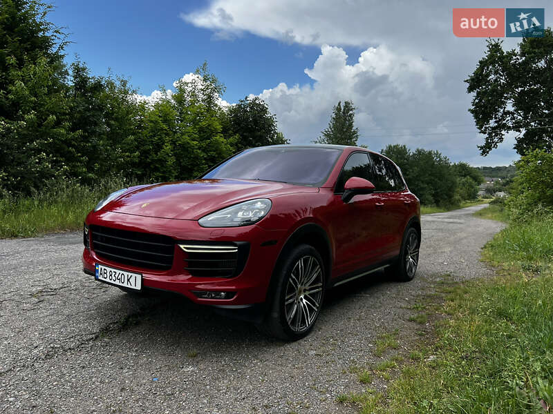 Внедорожник / Кроссовер Porsche Cayenne 2014 в Киеве