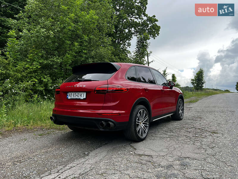 Внедорожник / Кроссовер Porsche Cayenne 2014 в Киеве