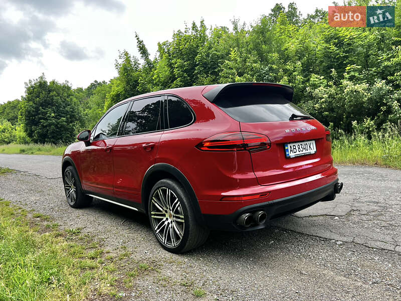 Внедорожник / Кроссовер Porsche Cayenne 2014 в Киеве