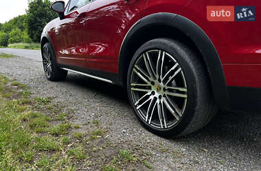 Внедорожник / Кроссовер Porsche Cayenne 2014 в 