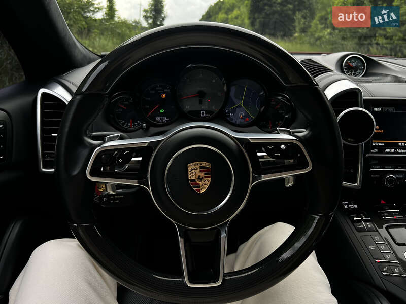 Внедорожник / Кроссовер Porsche Cayenne 2014 в Киеве